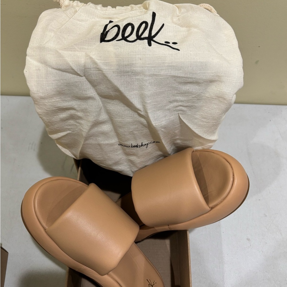 Beek Sandal Slides New in Box